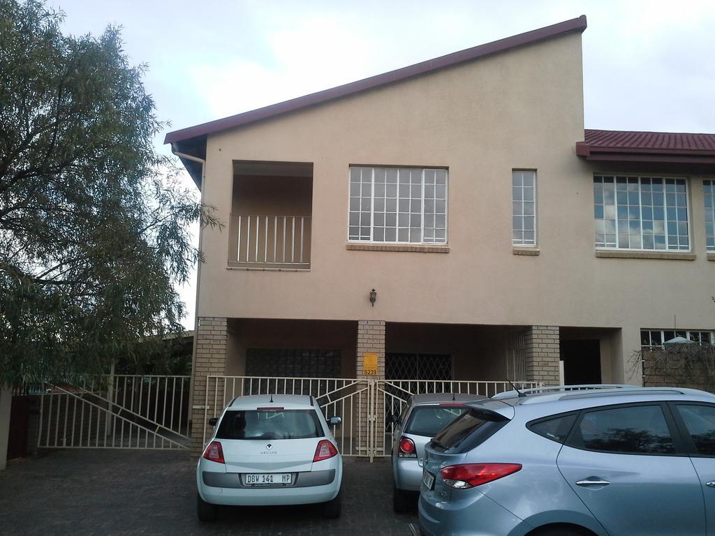 סקונדה De Zevende Hemel Guesthouse מראה חיצוני תמונה