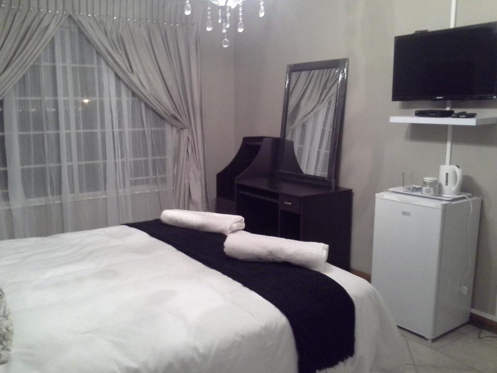 סקונדה De Zevende Hemel Guesthouse מראה חיצוני תמונה