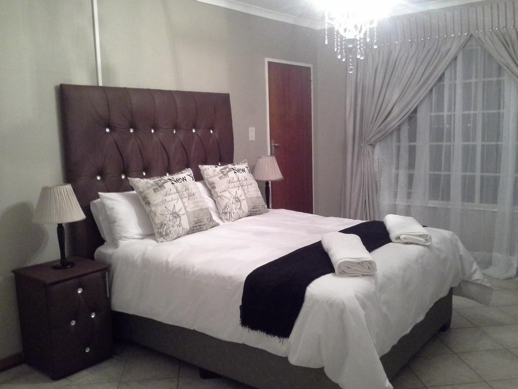 סקונדה De Zevende Hemel Guesthouse מראה חיצוני תמונה